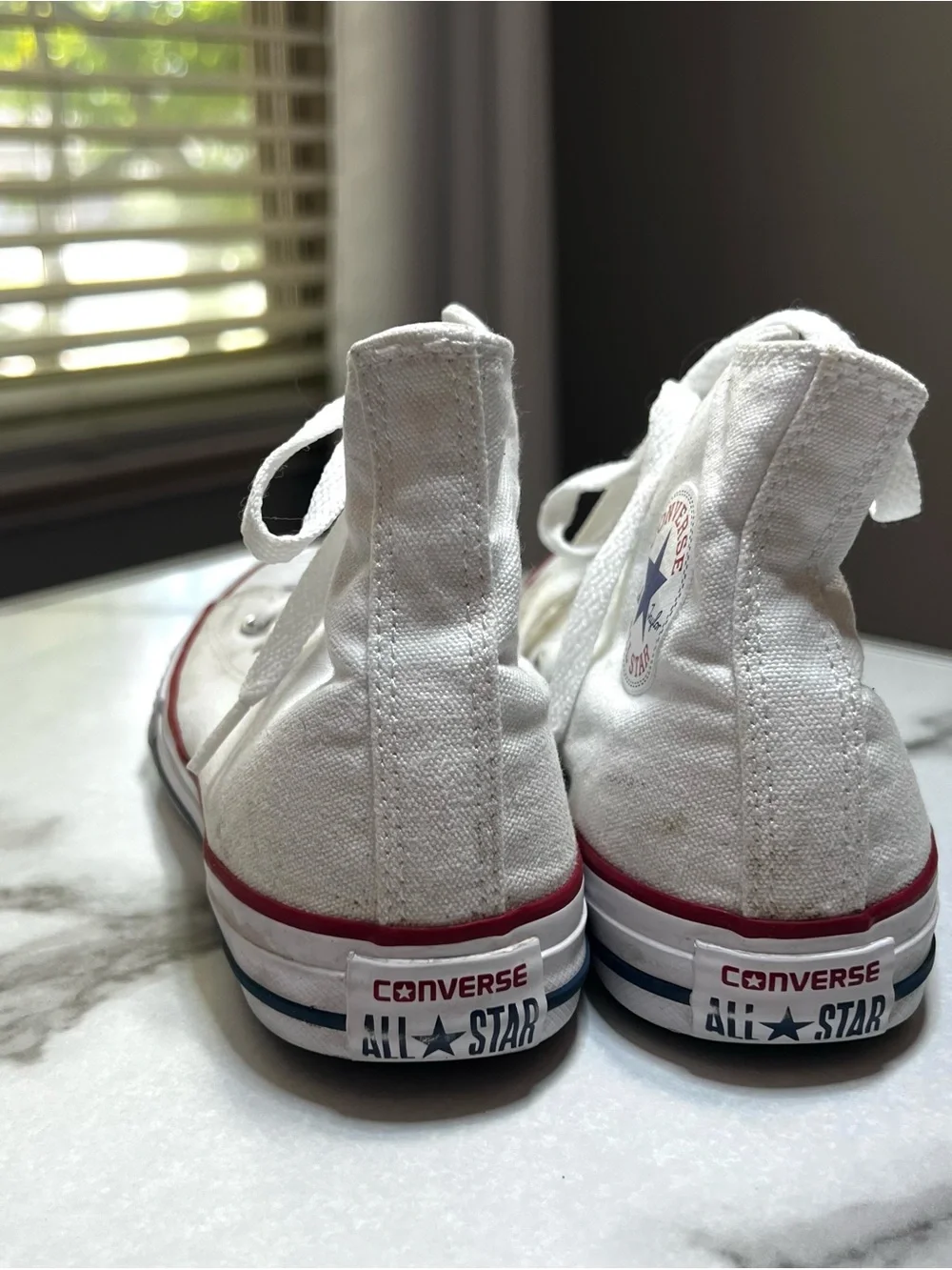 Converse Chuck Taylor White High Tops Kids Size 2.5